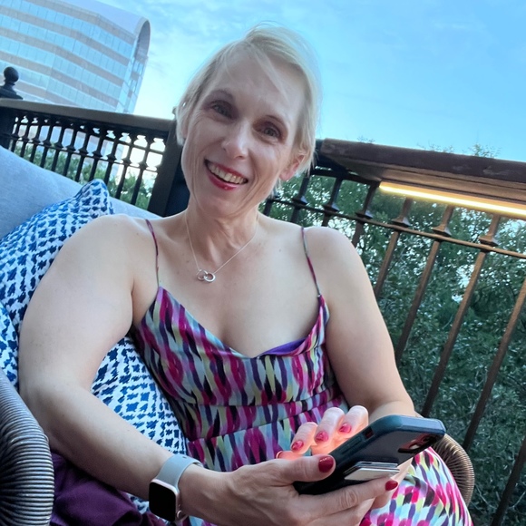 Meet your Posher, Heather - Picture 1 of 1